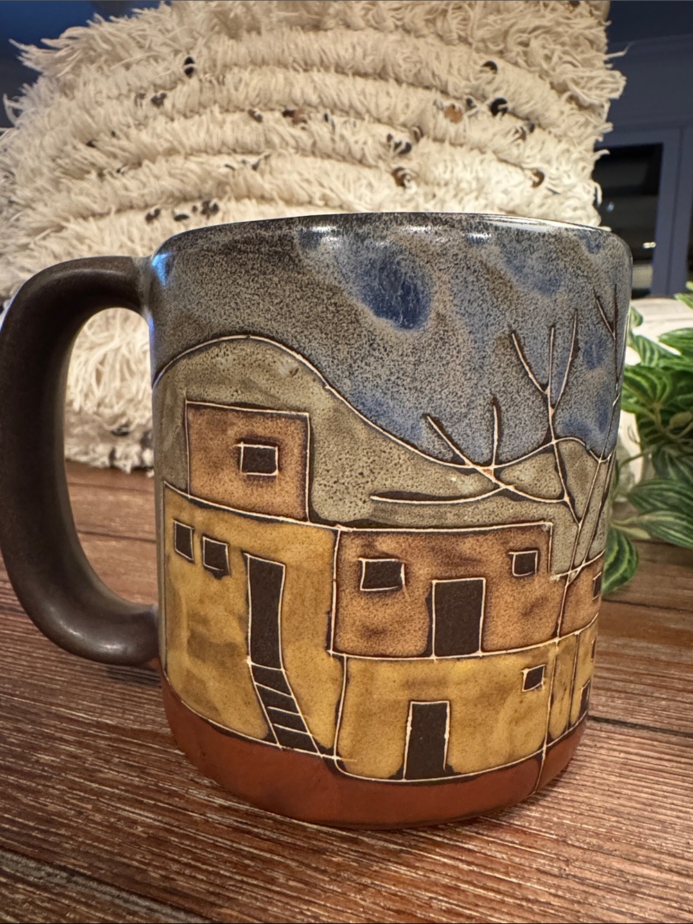 Beautiful Mara Stoneware Collectible Coffee Mug ☕️ hand etched